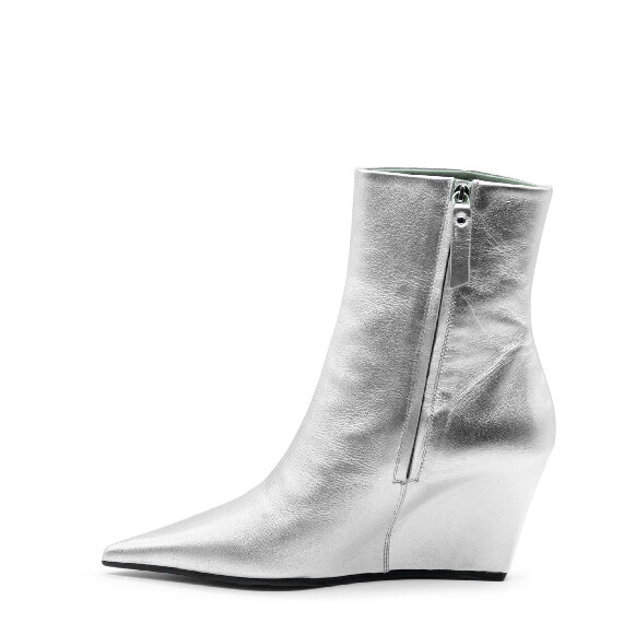 Cocoon Minimal Silver Shiny Nappa Leather Half Boots